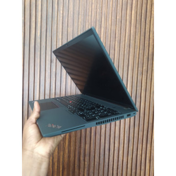 Lenovo ThinkPad T16 Gen 2 – Core i5 13ᵉ Gen, 16Go RAM, 256Go SSD, Écran 15,6” FHD