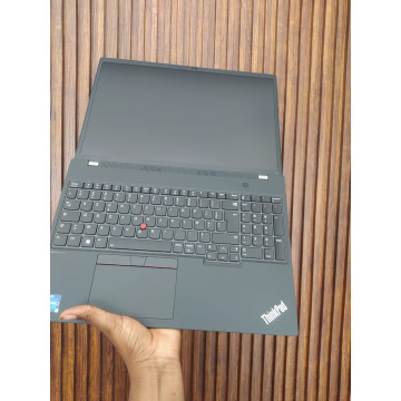 Lenovo ThinkPad T16 Gen 2 – Core i5 13ᵉ Gen, 16Go RAM, 256Go SSD, Écran 15,6” FHD
