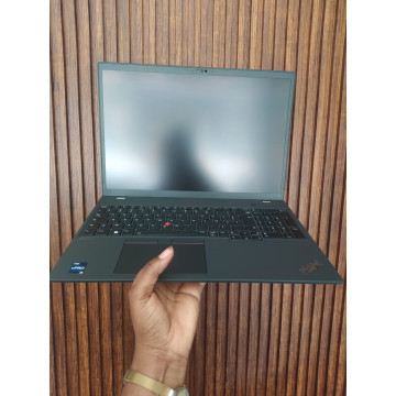 Lenovo ThinkPad T16 Gen 2 – Core i5 13ᵉ Gen, 16Go RAM, 256Go SSD, Écran 15,6” FHD